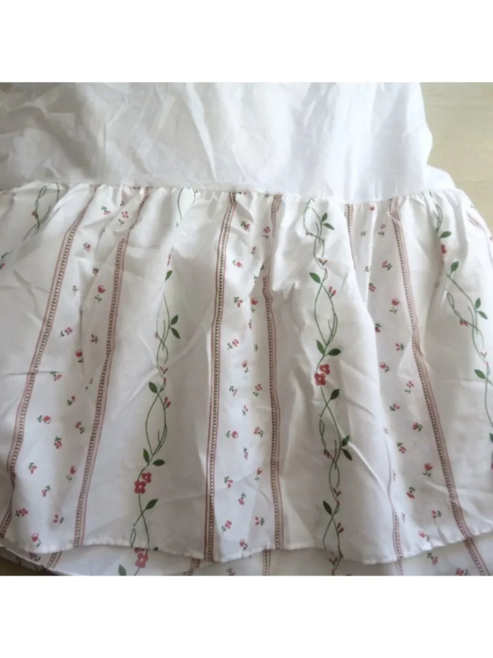 Vintage King Size White Floral Strip Ruffled Bed Skirt 13